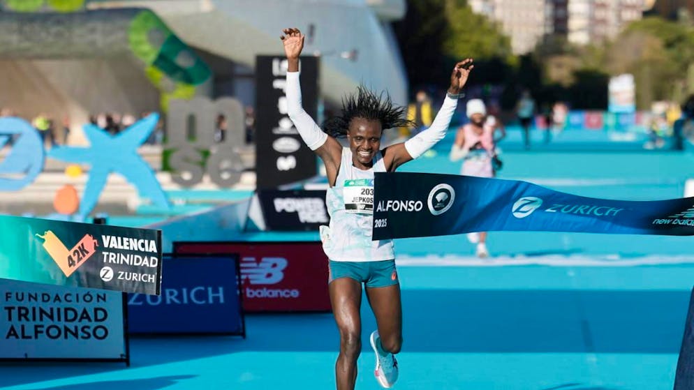 Marathon in Valencia. Jepkosgei and Korir win with top times
