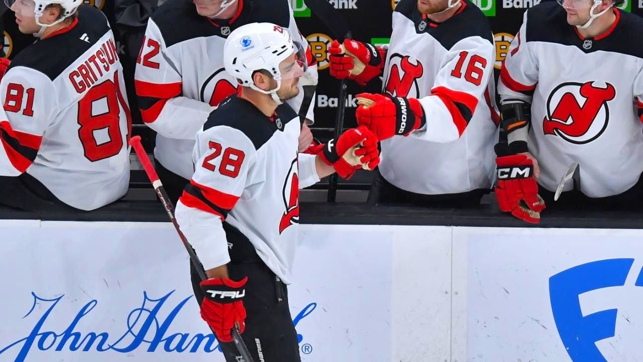 NHL. The Devils' slump continues