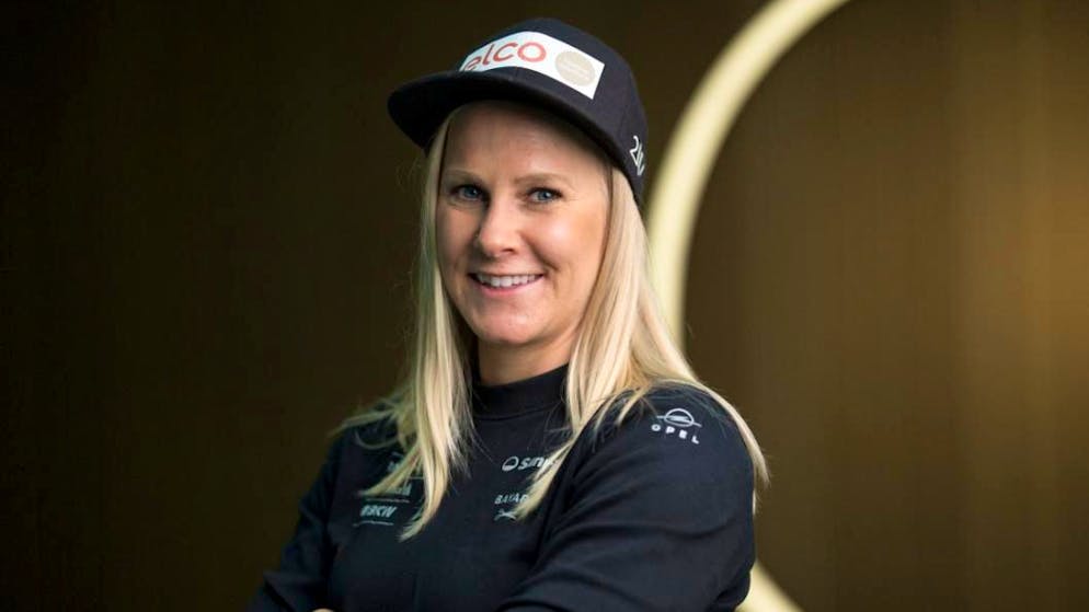 Parallel giant slalom. Snowboarder Julie Zogg on the World Cup podium for the 38th time