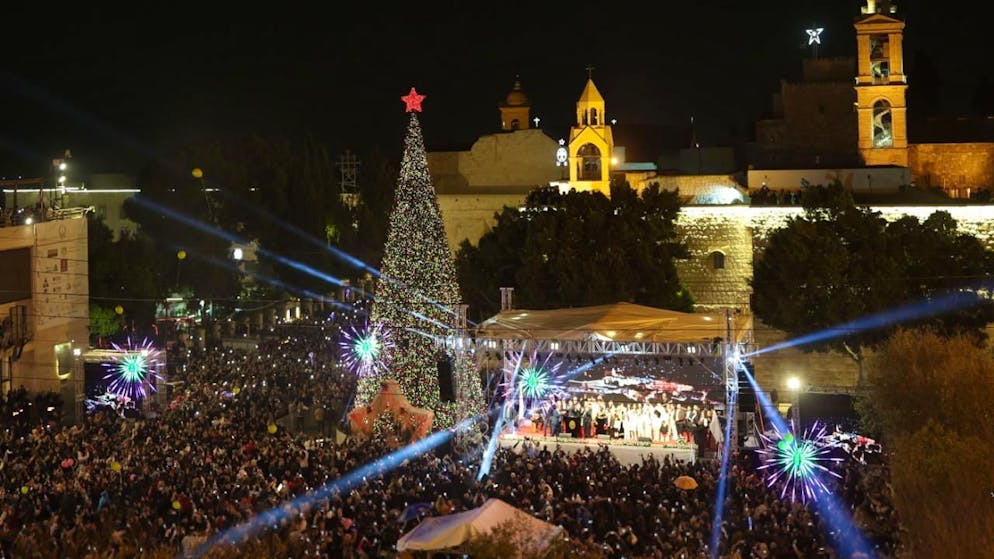 Le traditionnel spectacle des illuminations de Bethléem à l'approche de Noël a été inauguré en grande pompe, après deux années d'annulation du fait de la guerre à Gaza.