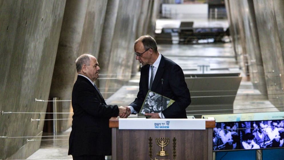 Guerra. Merz allo Yad Vashem: «La Germania deve difendere Israele»