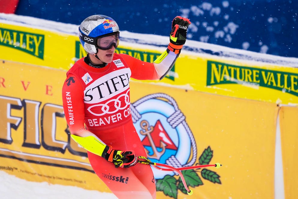 Marco Odermatt fa la differenza nella prima manche.