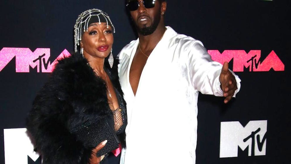 &#xAB;Corriger des mensonges&#xBB;. La m&#xE8;re de P. Diddy s&apos;en prend &#xE0; Netflix pour avoir affirm&#xE9; que son fils l&apos;a frapp&#xE9;e