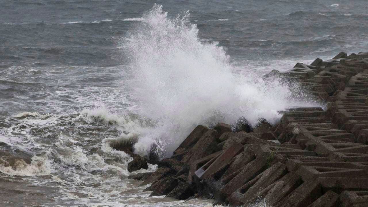 Aktuell. Japan warnt nach Erdbeben vor Tsunami