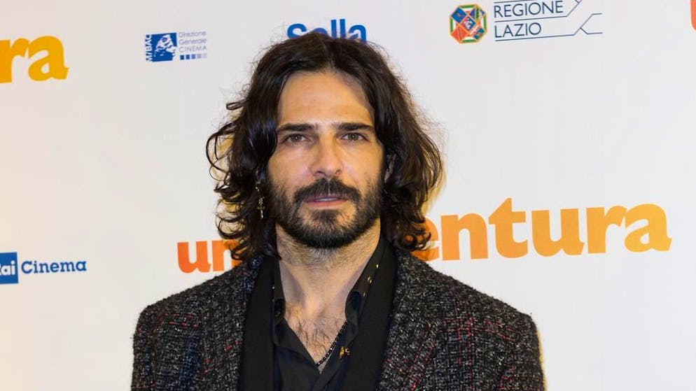 Dopo un'infezione cerebrale. Marco Bocci racconta: «Da quando ho perso parte dei ricordi annoto tutto per non perdermi»