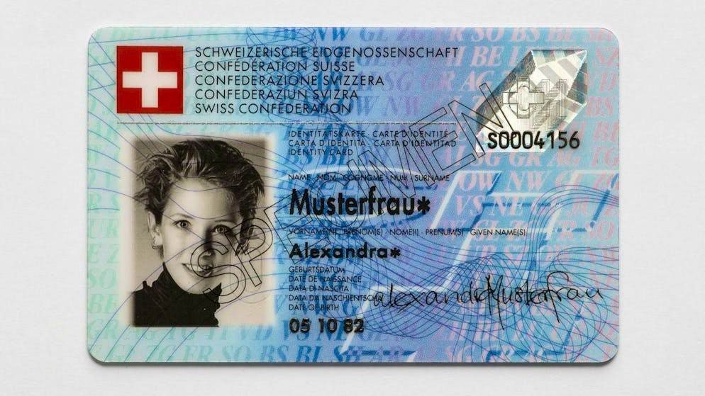 Ecco come appariva la vecchia carta d'identità.