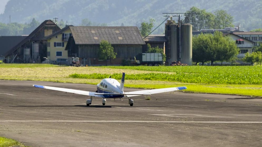 Aperta un'inchiesta. Cade un piccolo aereo sui Pirenei, muoiono un istruttore e tre giovani studenti