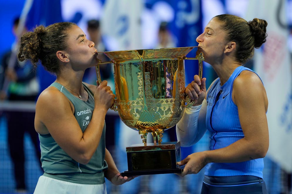 Sara Errani (à droite) intègre le staff de Jasmine Paolini (à gauche).