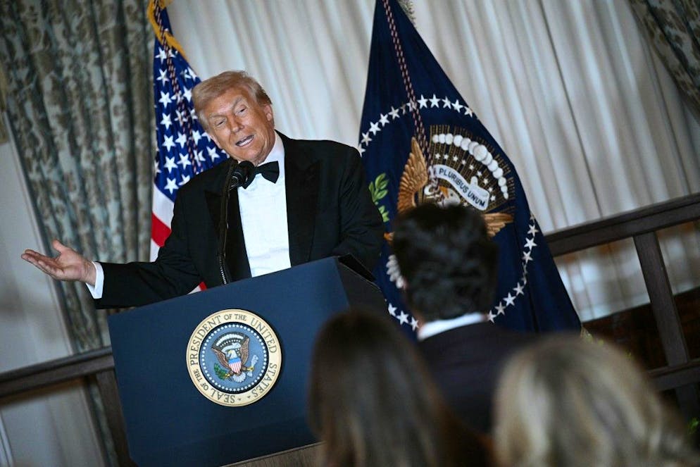 Peu de temps après avoir signé sa grâce, Donald Trump a appris que Henry Cuellar allait «continuer à travailler avec les mêmes ordures d'extrême gauche» (archives).