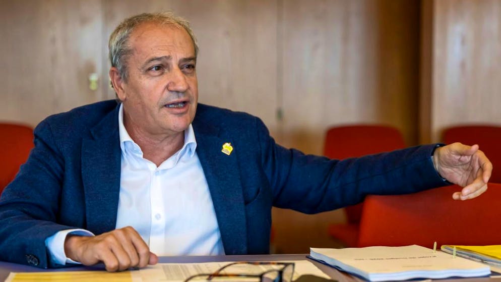 La Ville de Genève, ici avec son maire Alfonso Gomez, a trouvé un budget pour 2026 (archives).