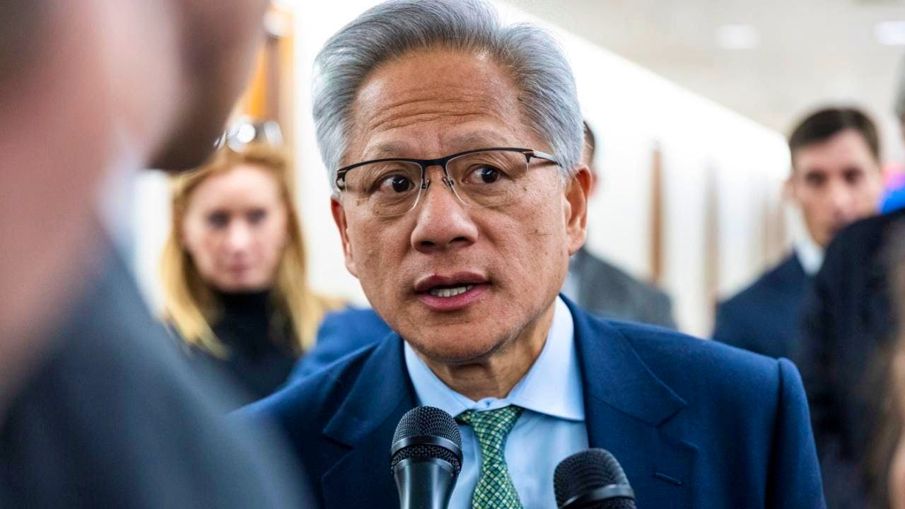 Computers. Trump lets Nvidia sell better AI chips to China