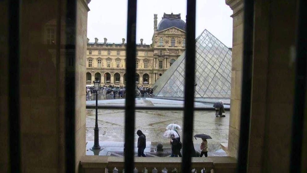 Hundreds of printed works have been damaged by water in the famous Louvre Museum in Paris. (archive picture)