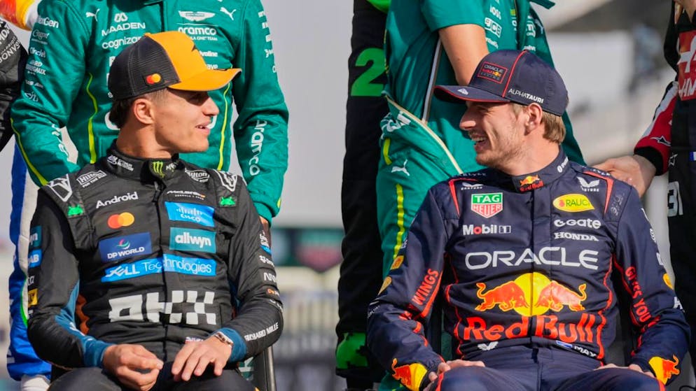 Max Verstappen (rechts) gönnt seinem Nachfolger Lando Norris den WM-Titel aufrichtig.