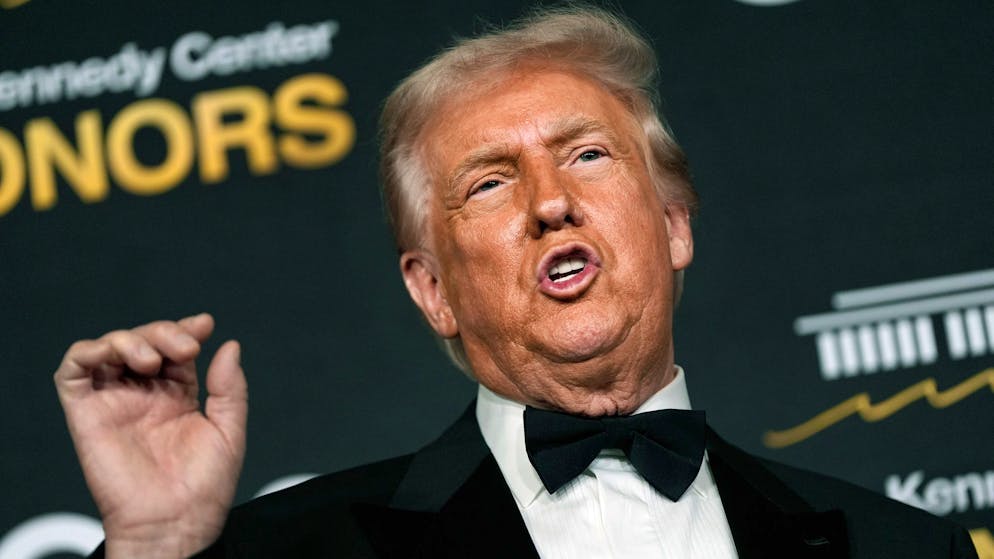 Gala im Kennedy Center mit Novum: Trump auf der Bühne - Gallery. US-Präsident Donald Trump nimmt an einer Gala im Kennedy Center teil.