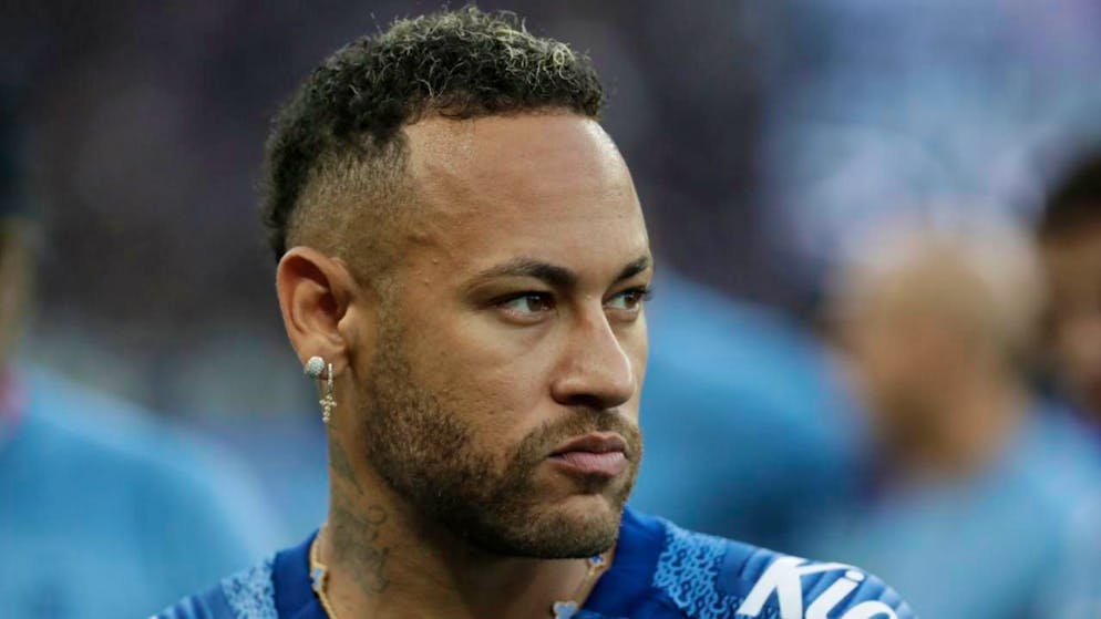 Neymar muss am linken Knie operiert werden