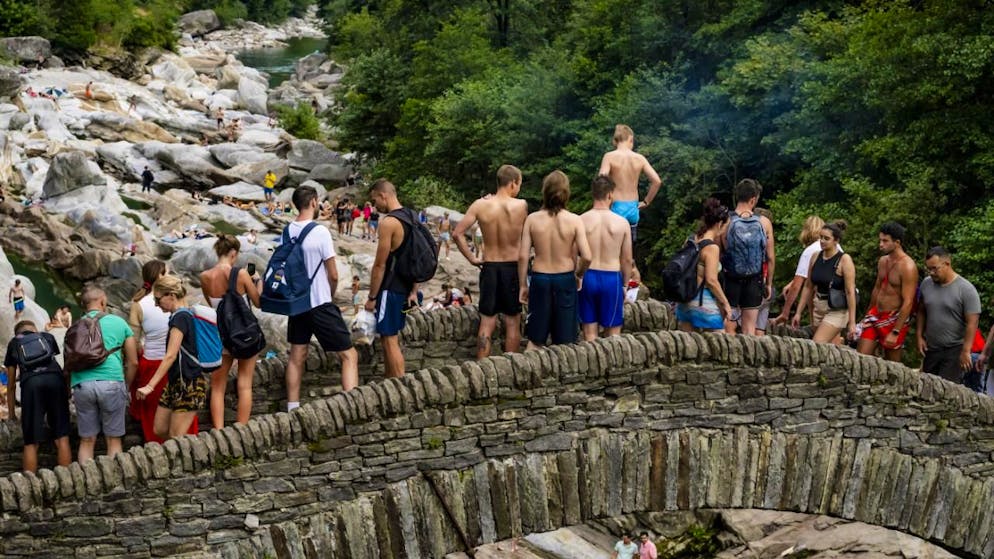 Più di 25 mio di pernottamenti. Stagione estiva da record per gli alberghi svizzeri, volano Ticino e Grigioni