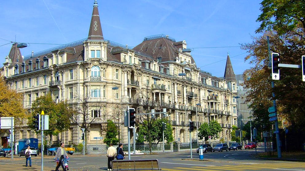 Das Weisse Schloss in Zürich, hier im Jahr 2008, hat seit Monaten eine leere Luxus-Wohnung zu vermieten.
