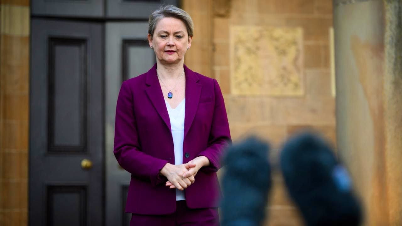 Great Britain. London plans peace conference on Middle East conflict