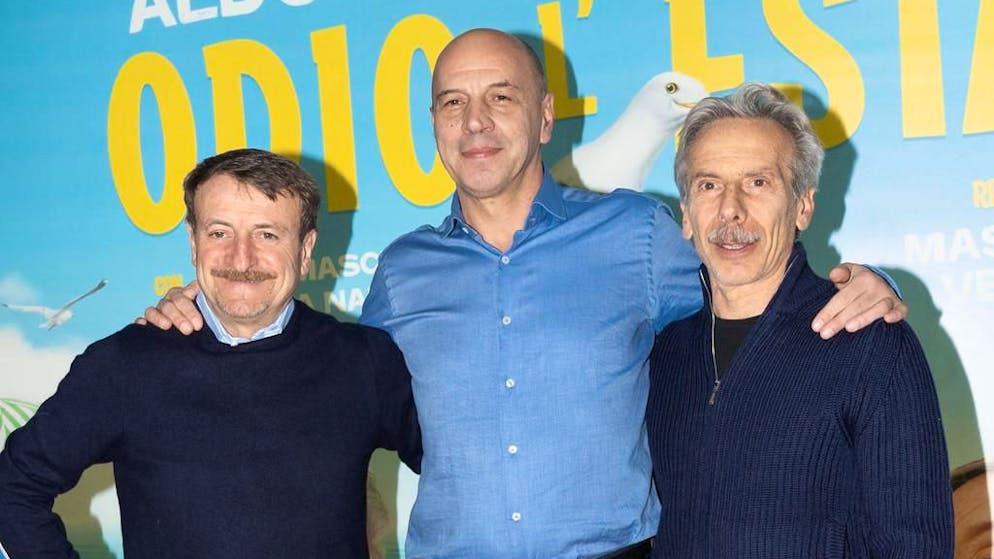 Docufilm dagli esordi ai trionfi. Aldo, Giovanni e Giacomo tornano al cinema con «Attitudini: Nessuna»