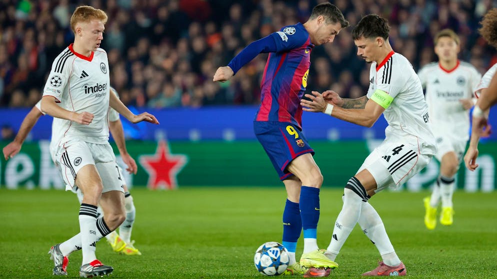 Champions League. Frankfurt shocks Barça, Chelsea leads Atalanta - all games in the overview