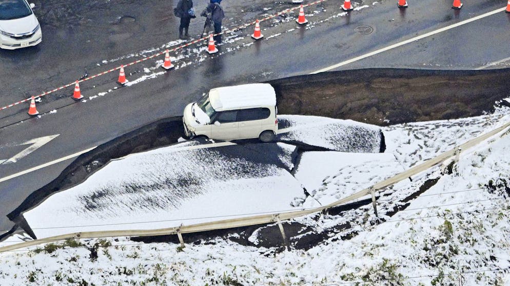 Heftiges Erdbeben erschüttert Japan. Tsunami-Warnung aufgehoben – weiteres starkes Beben befürchtet
