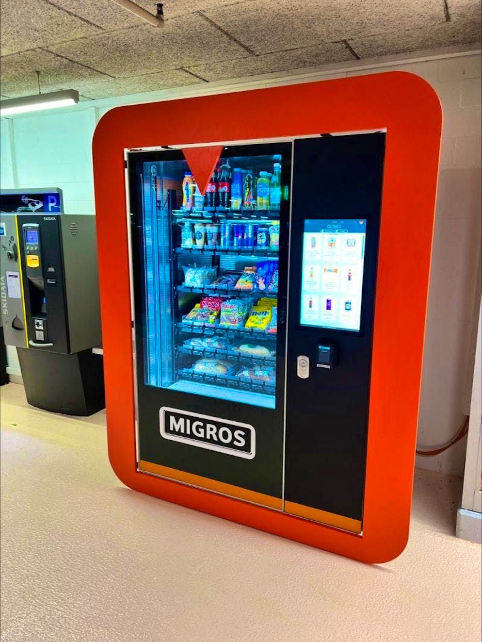 This is what the Migros vending machines look like. Migros wants to be there for its customers around the clock.