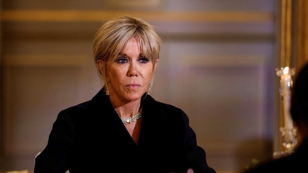 Francia. «Brutte stronze» alle attiviste, la gauche si scaglia contro la frase di Brigitte Macron