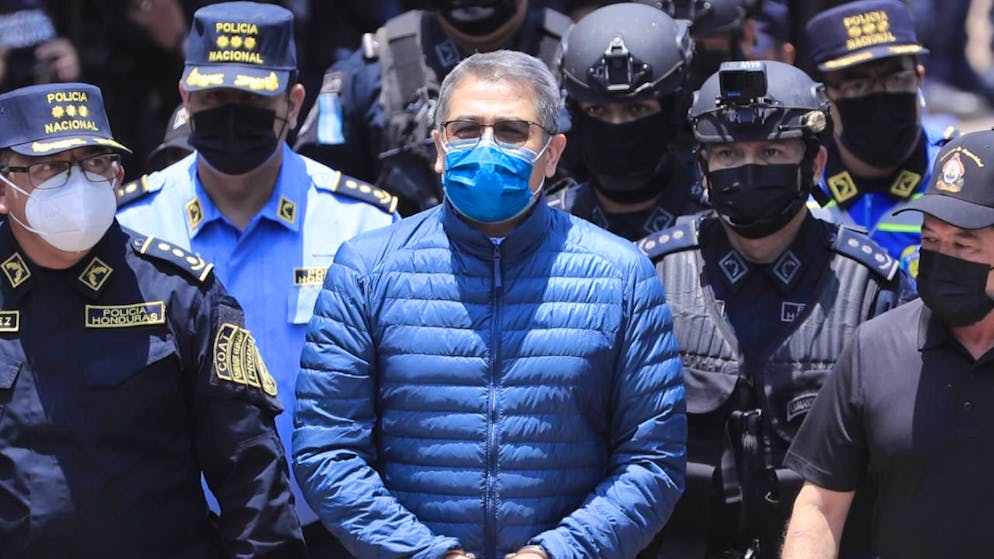 L'ex-président du Honduras Juan Orlando Hernández, qui a dirigé le pays de 2014 à 2022, avait écopé en 2024 aux Etats-Unis de 45 ans de réclusion pour trafic de drogue, après avoir été extradé par le Honduras (archives).