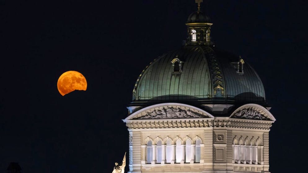 Svizzera. Alle Camere preventivo, IPG, tassa pronto soccorso, trasporti e radio FM