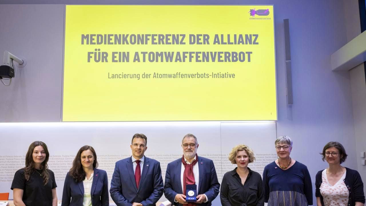 Democrazia diretta. Iniziativa anti armi nucleari raccoglie 135'000 firme