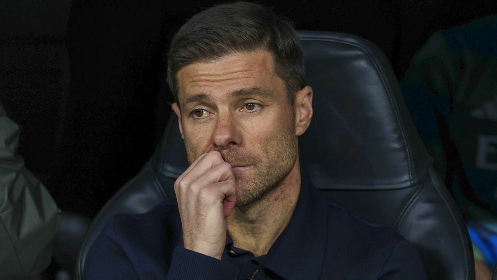 Madrid findet nicht aus der Krise. Steht Alonso bei Real vor dem Aus? Petric: &#xAB;Ich w&#xFC;rde an ihm festhalten&#xBB;