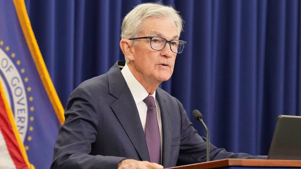 Die US-Notenbank Federal Reserve um den Vorsitzenden Jerome Powell hat erneut den Leitzins gesenkt. (Archivbild)