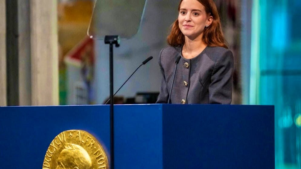 Ana Corina Sosa, daughter of Nobel Peace Prize winner Maria Corina Machado, accepted the prize on behalf of her mother at Oslo City Hall. Photo: Ole Berg-Rusten/NTB Scanpix Pool/AP/dpa