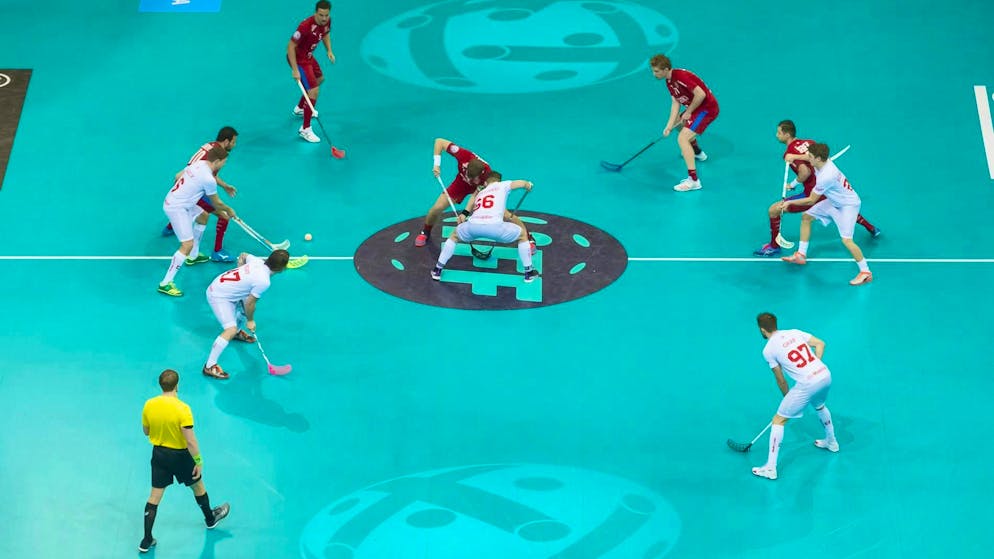 Betting violations in floorball.