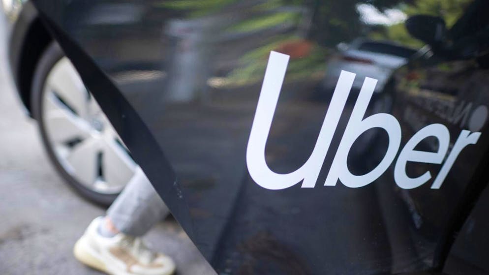 Les Jurassiens peuvent désormais commander un taxi Uber, comme tous les autres Suisses. (archive)