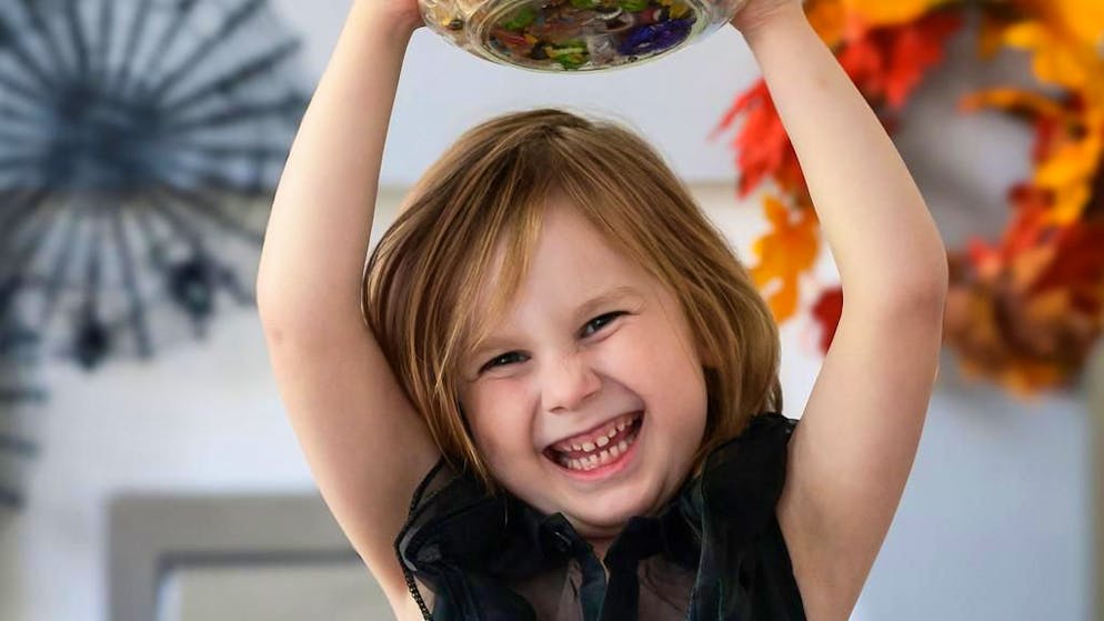 Bastano pochi secondi. Ecco come lo zucchero in bocca inizia subito ad aggredire i denti