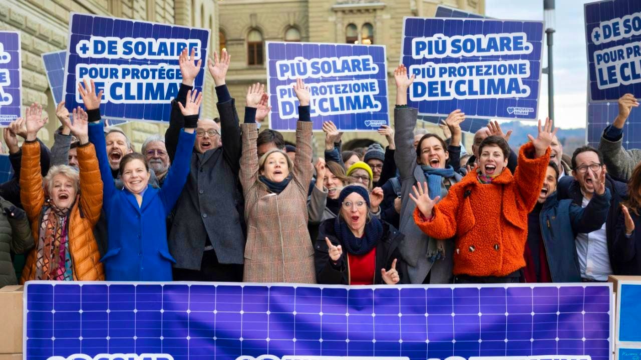 Energy. Green solar initiative submitted with 134,000 signatures