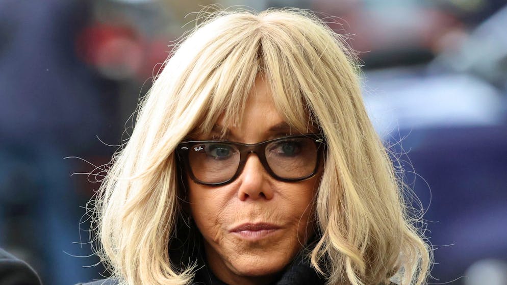 Première Dame in a shitstorm. Brigitte Macron calls feminists 