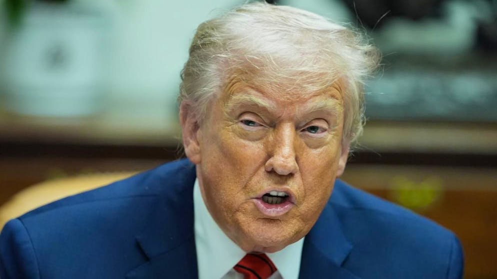 Le président américain Donald Trump s'est agacé jeudi contre les sondages (archives).