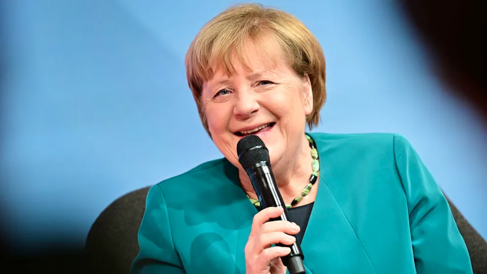 Not in the mood for mustard. Angela Merkel rebuffs Bill and Tom Kaulitz for the umpteenth time
