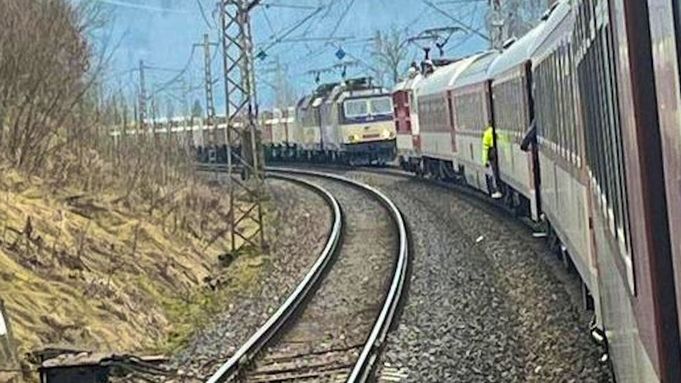 Near-disaster in Slovakia. Express train and freight train run onto the same track - train driver narrowly avoids disaster
