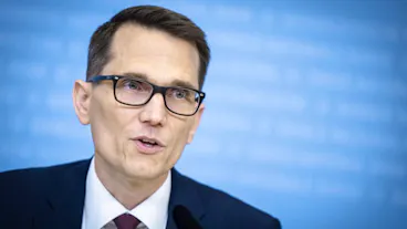 Die Schweizerische Nationalbank unter Präsident Martin Schlegel tastet die Zinsen am Donnerstag nicht an. (Archivbild)