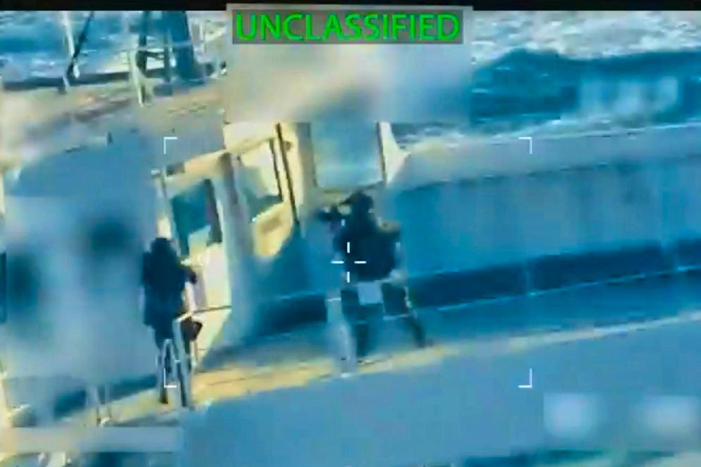 Venezuela condemns storming of oil tanker by US soldiers - Gallery. Armed soldiers rappelled down onto the tanker.