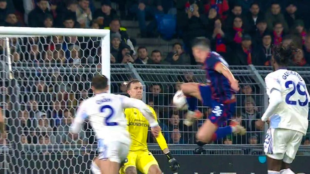 Video ticker. Basel lose Europa League thriller against Aston Villa