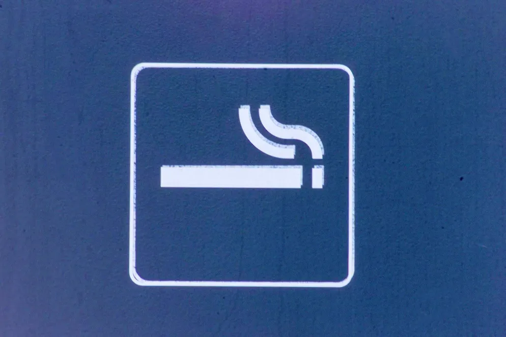20 years of the smoking ban on SBB trains. Rare symbol: years before the smoking ban, the number of smoking compartments on SBB trains was reduced.