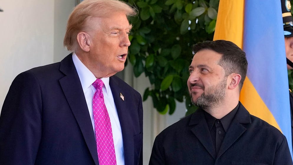 US-Präsident Donald Trump (links) will in der Ostukraine eine Sonderwirtschaftszone erreichten: Der ukrainische Präsident Wolodymyr Selenskyj ist von der Idee noch nicht überzeugt.