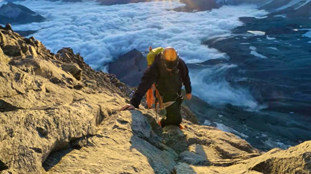 Critiche agli influencer di montagna. Magnus Midtbø scala il Cervino senza esperienza, gli esperti: «Se lo imitano è un problema»