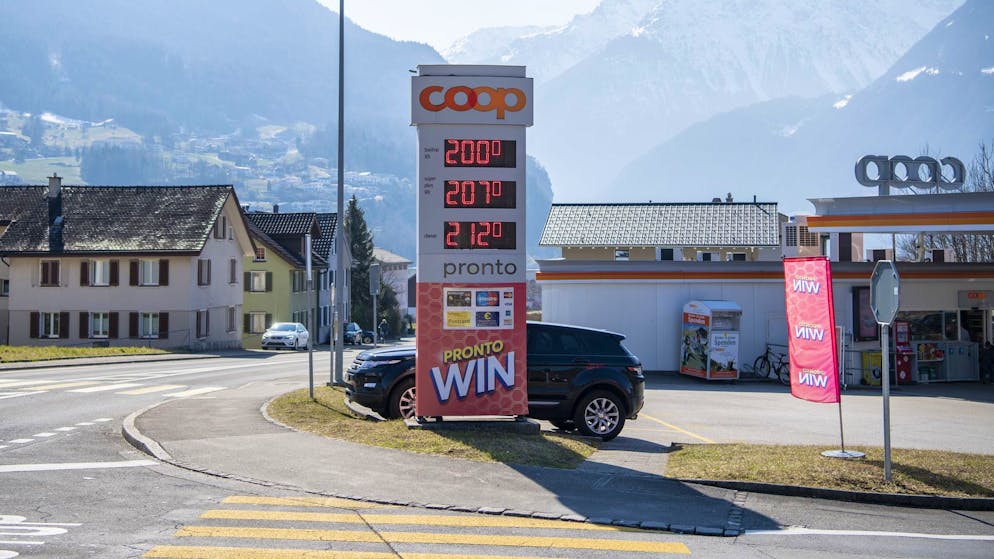 «È incredibile!». Influencer americano impazzisce per le stazioni di servizio svizzere... e non è il solo