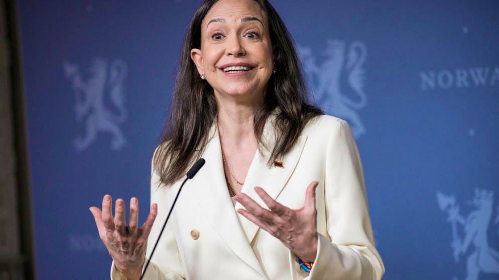Friedensnobelpreisträgerin Maria Corina Machado während einer Pressekonferenz in der Regierungsvertretung in Oslo. Foto: Stian Lysberg Solum/NTB/dpa