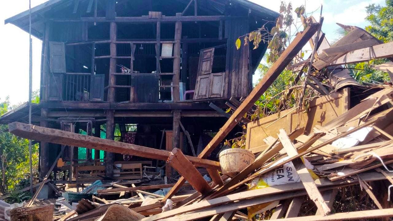Politik. Berichte: Mehr als 30 Tote bei Luftangriff in Myanmar
